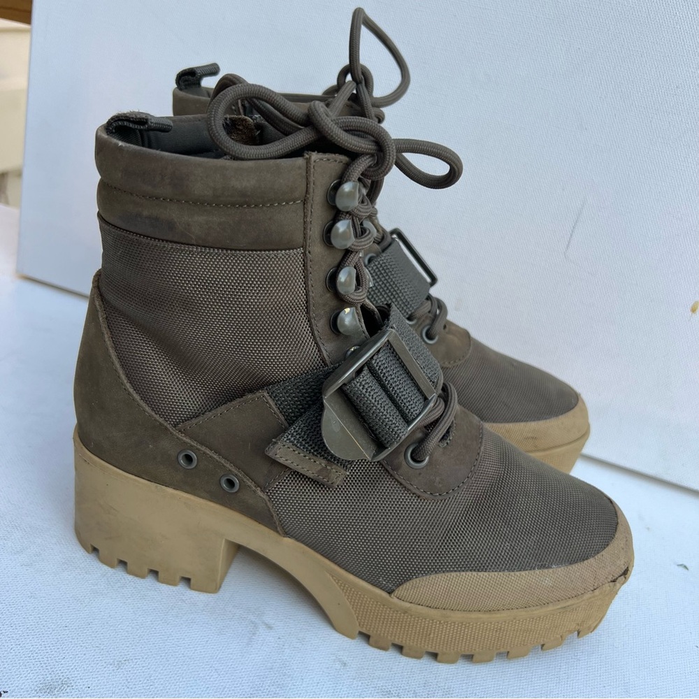 Steve Madden Grady lug sole olive green boots - Picture 2 of 9